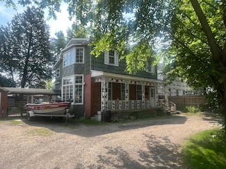 321 7th St SW, Willmar, MN 56201