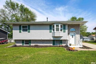 1413 N Pioneer St, Davenport, IA 52804