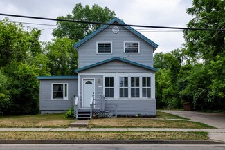 1425 W River Dr, Stevens Point, WI 54481