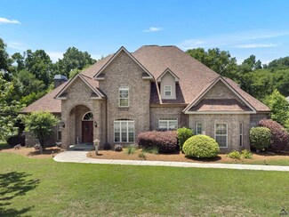 105 River Rock Ct, Perry, GA 31069