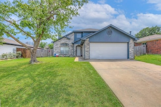 10205 Westward Dr, Fort Worth, TX 76108