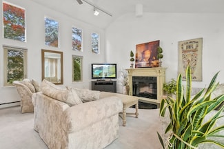 29 Vine St Unit 8, Winchester, MA 01890