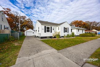 2545 Glenside Blvd, Muskegon, MI 49441