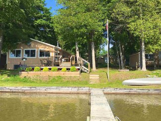 10421 E Munro Lake Dr, Levering, MI 49755