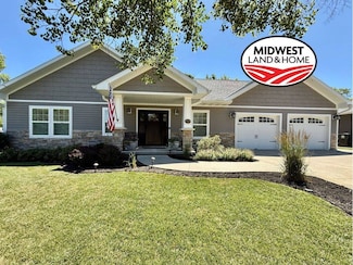 922 N 12th St, Marysville, KS 66508