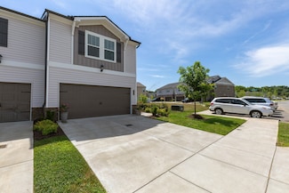 1210 W End Station Dr, Lebanon, TN 37087