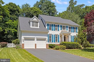 8053 Prichards Ct, Dunn Loring, VA 22027