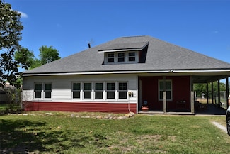 210 County Road 410, Bay City, TX 77414