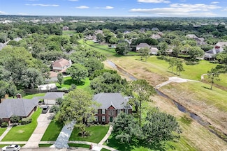 1805 Twin Oaks St, Friendswood, TX 77546