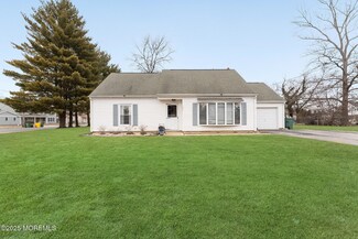 121 Liberty Dr, Lakewood, NJ 08701