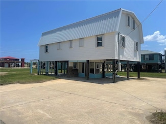 117 Mulberry Ln, Grand Isle, LA 70358