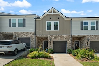 858 Longleaf Ln, Columbia, TN 38401