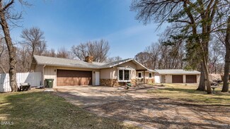 9116 Briardale Dr, Bismarck, ND 58504