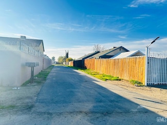 414 S Williams St, Bakersfield, CA 93307