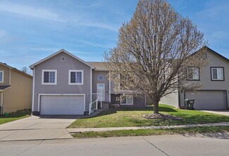 17171 Ruggles St, Omaha, NE 68116