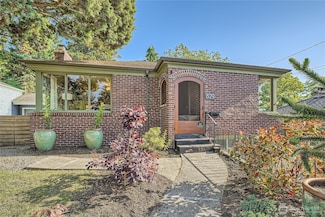 829 NE 94th St, Seattle, WA 98115