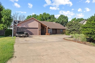 103 Cardinal Cir, Fairview, OK 73737