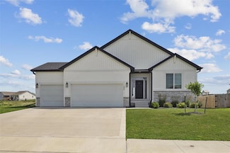 109 Creekside Dr SW, Bondurant, IA 50035