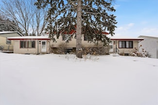 1574 Pacific St, Saint Paul, MN 55106