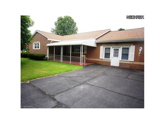 1760 Clearview St SE, East Sparta, OH 44626