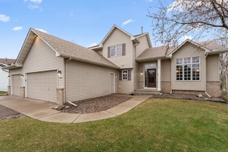 9385 Parkside Dr, Woodbury, MN 55125