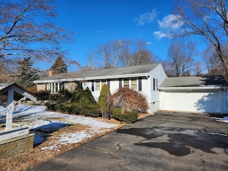 2200 Old Town Rd, Trumbull, CT 06611