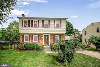 5019 10th St N, Arlington, VA 22205
