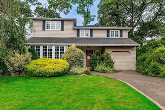 185 Maxine Ct, West Hempstead, NY 11552