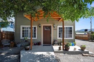 755 S Chelan Ave, Wenatchee, WA 98801