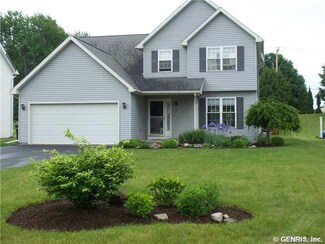 5 Carriage Ln, Avon, NY 14414