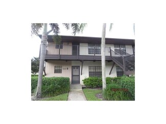 5308 Treetops Dr Unit 204, Naples, FL 34113