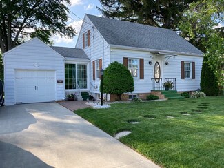 13 Smith Ave, Westfield, MA 01085