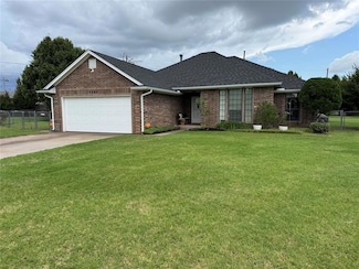 1820 Tudor Place, Moore, OK 73160