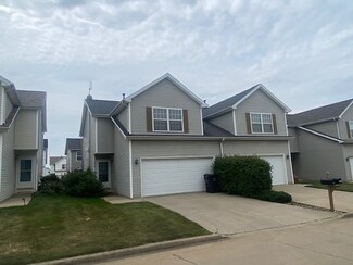 1219 Colonial Ave, Bloomington, IL 61701