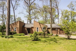 308 Timber Ln, Anderson, IN 46017