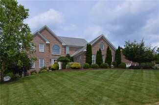 272 Arrowhead Ln, Eighty Four, PA 15330