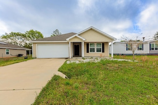 42 Giles Dr, Defuniak Springs, FL 32435