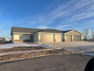 907 S Ibis St, Aberdeen, SD 57401