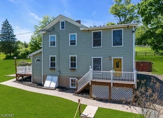 392 Pittstown Rd, Pittstown, NJ 08867