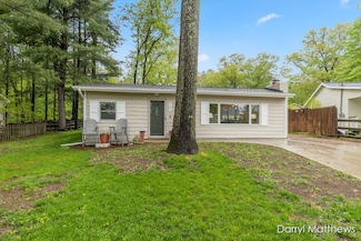 5293 Stray Dr, Newaygo, MI 49337