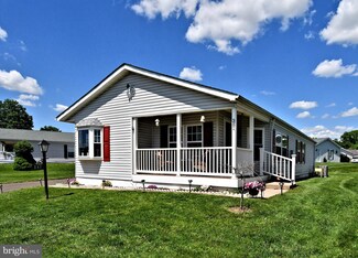 381 Spring Meadow Cir, New Hope, PA 18938