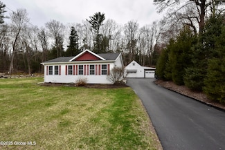 384 Plank Rd, Averill Park, NY 12018