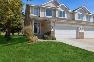 1525 Springs Dr, Pleasant Hill, IA 50327