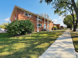 1443 Homestead Rd Unit 1NW, La Grange Park, IL 60526