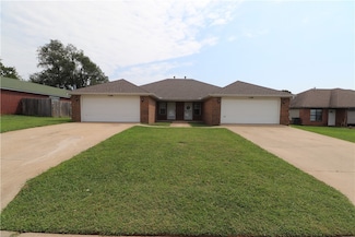 1158 N Boxley Ave, Fayetteville, AR 72704