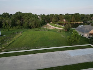 1025 Lakeshore Dr, Cedar Falls, IA 50613