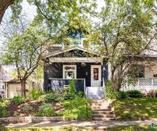 809 E 10th St, Duluth, MN 55805