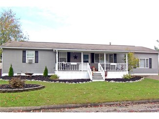 294 Lincoln Dr, Mineral Wells, WV 26150