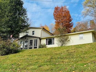 971 Old Quaker Rd, Galax, VA 24333