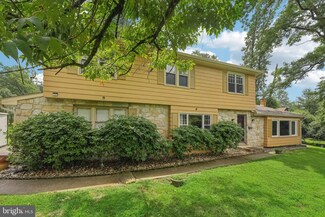 8704 Marshall Rd, Glenside, PA 19038